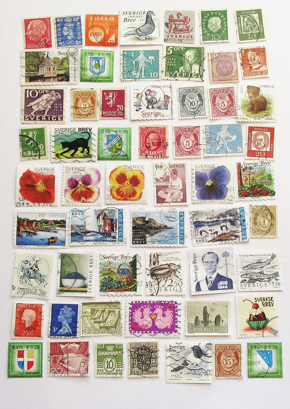 Ulkomaisia  leimattuja  postimerkkejä.
