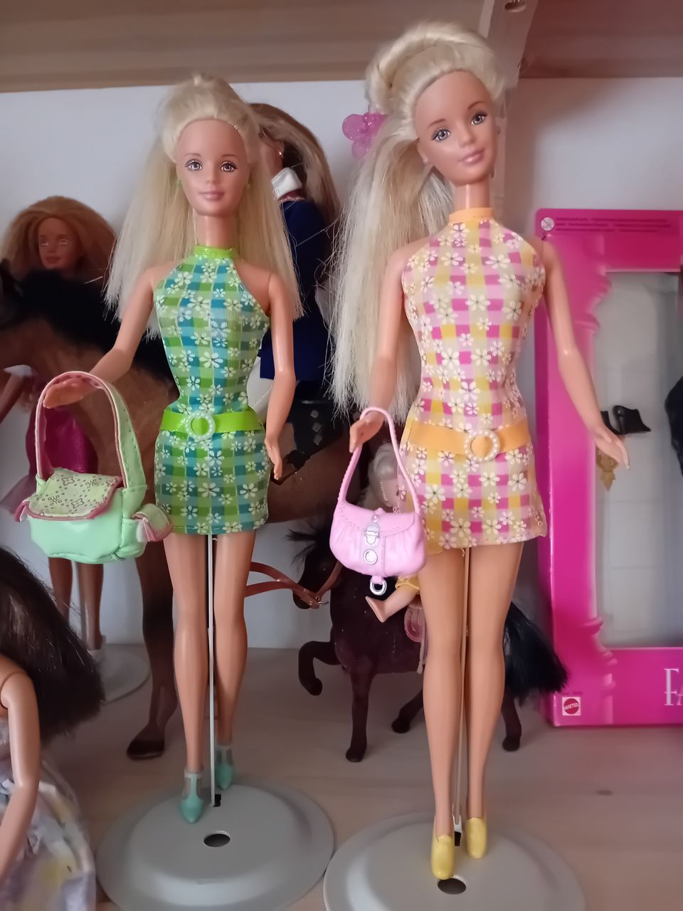 Nätit Barbie nuket ysäriltä, niskaleima 1991 Mattel