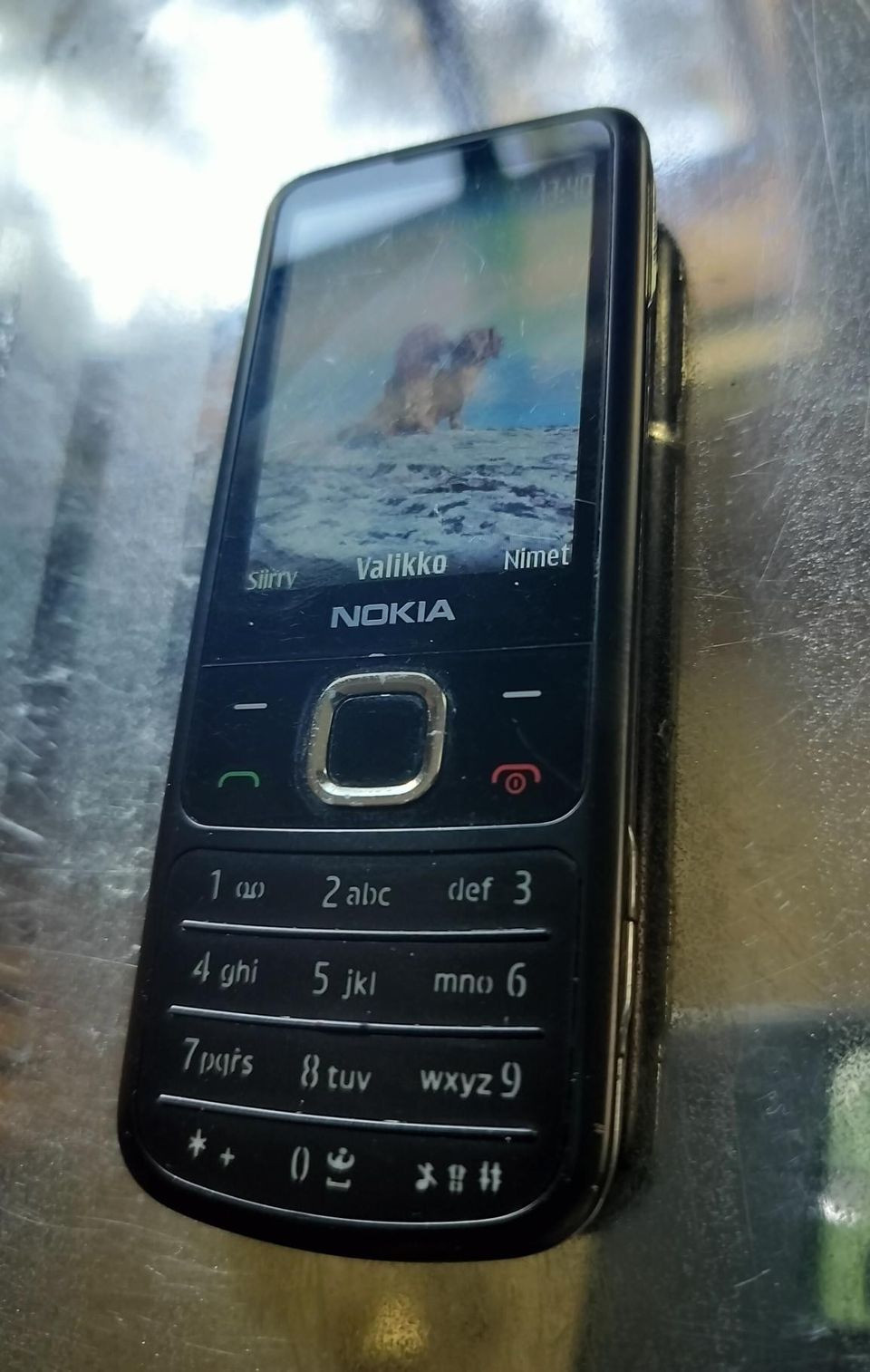 Nokia 6700 musta