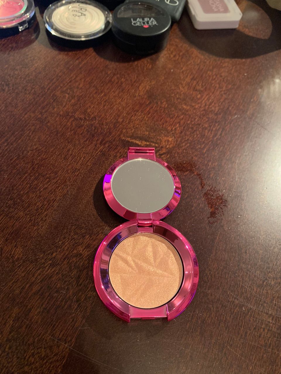 Uusi Becca Rosé Glow mini highlighter 2.4g