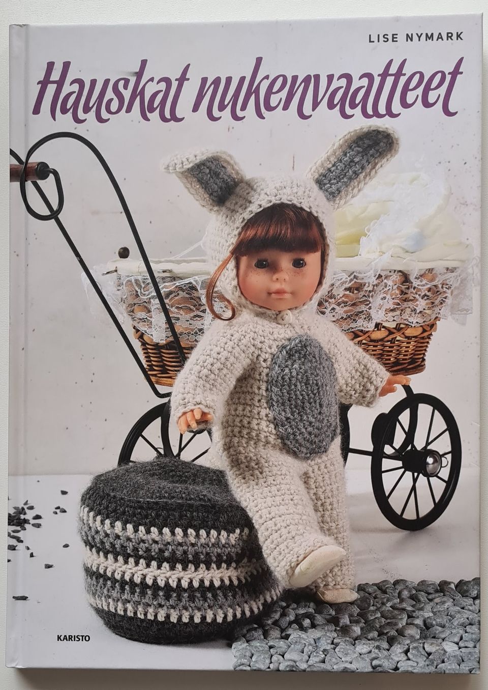 Hauskat nukenvaatteet – Lise Nymark