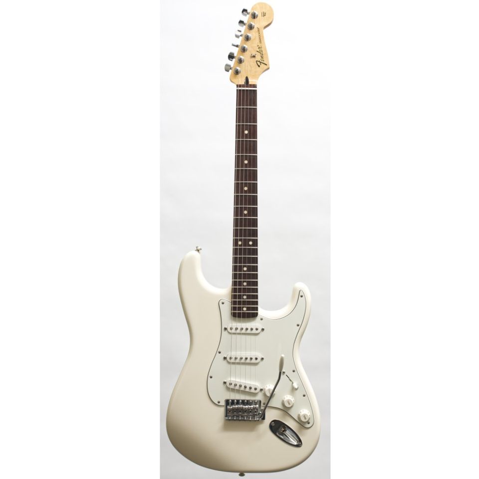 Fender Stratocaster Mexico Arctic White käytetty