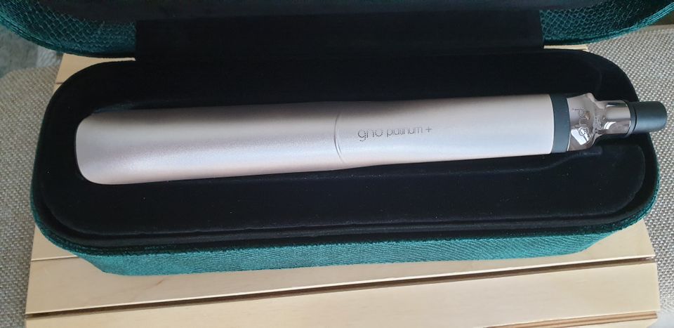 GHD Platinum + professional smart styler taupe
