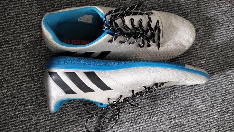 Adidas futsal kengät