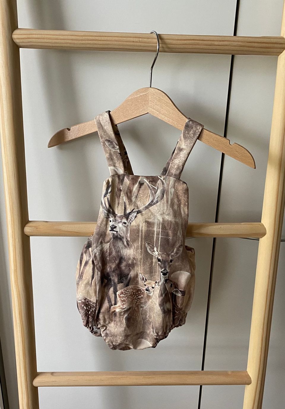 Diy beige Mainelakeus peuraperhe syli romper, 62