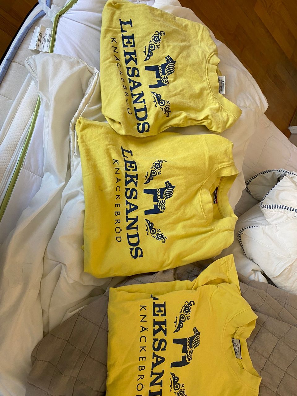 3 kpl Leksands Knäckebröd keltaista T-paitaa
