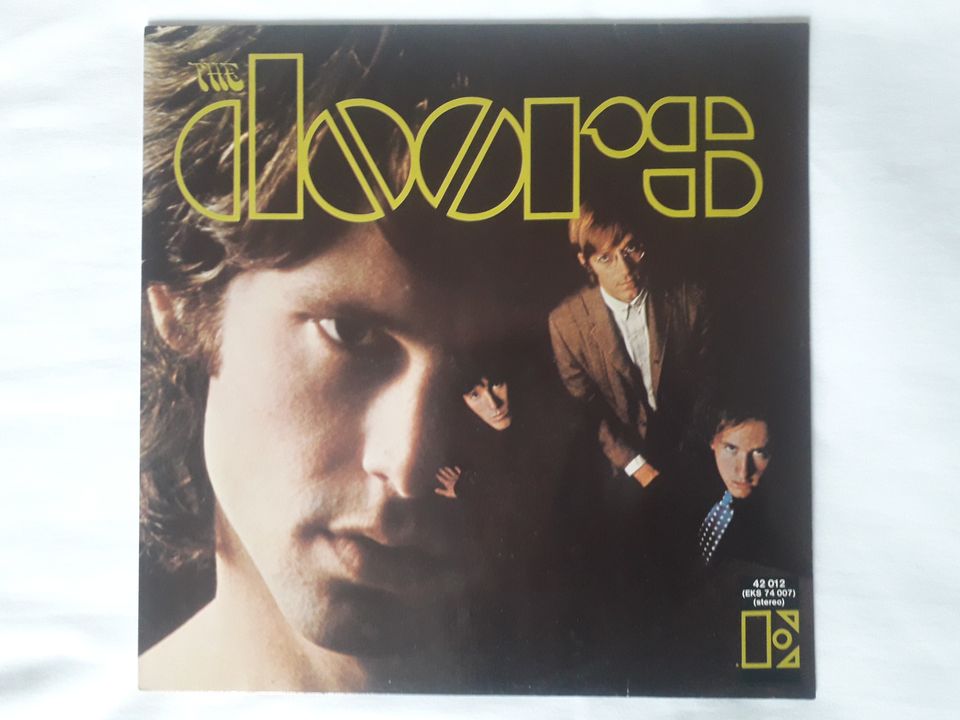 The Doors, Eppu Normaali, The Beatles, Sielun Veljet LP-levyjä