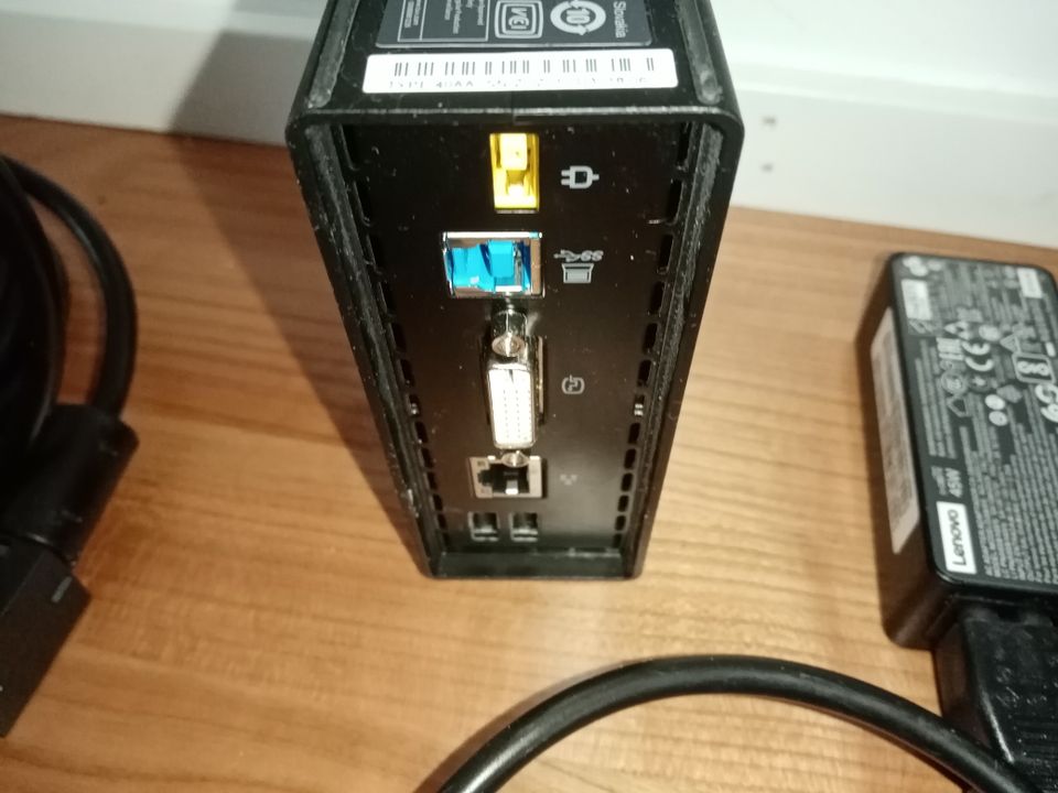 Thinkpad USB Basic 3.0 Dock -telakka