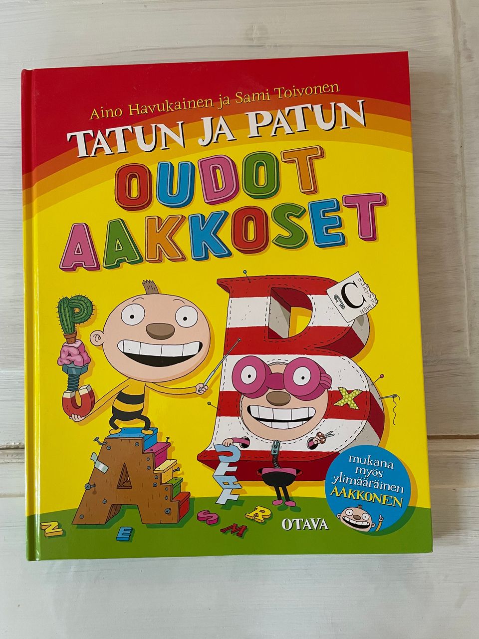 Tatun ja Patun Oudot aakkoset-kirja