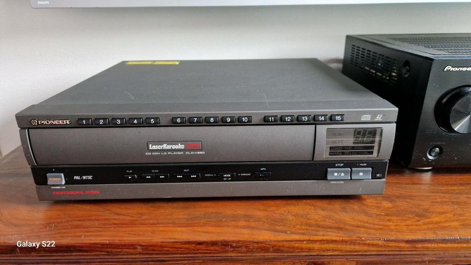 Pioneer CLD-V250