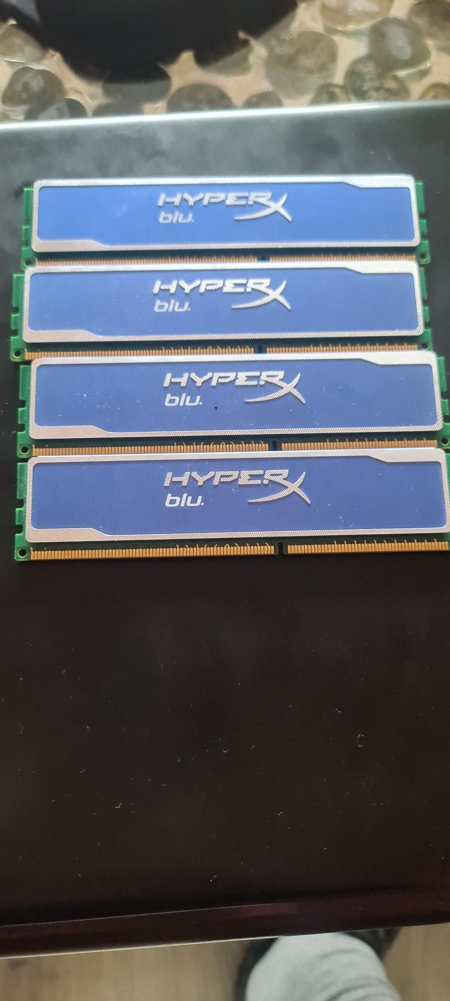 16GB(4×4)Kingston HyperX blue ddr3 muisti.