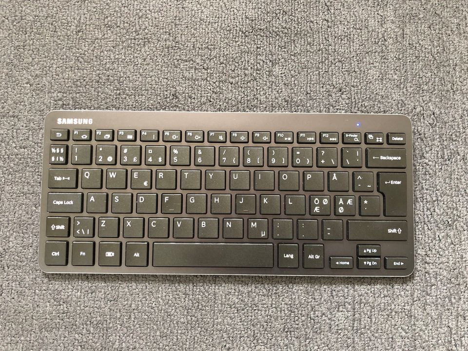 Galaxy Tab Bluetooth keyboard EE-BT550