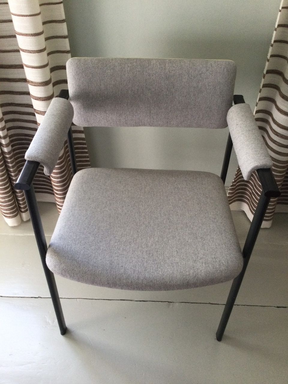Kiki tuolit käsinojilla, 2 kpl (Tapiovaara)