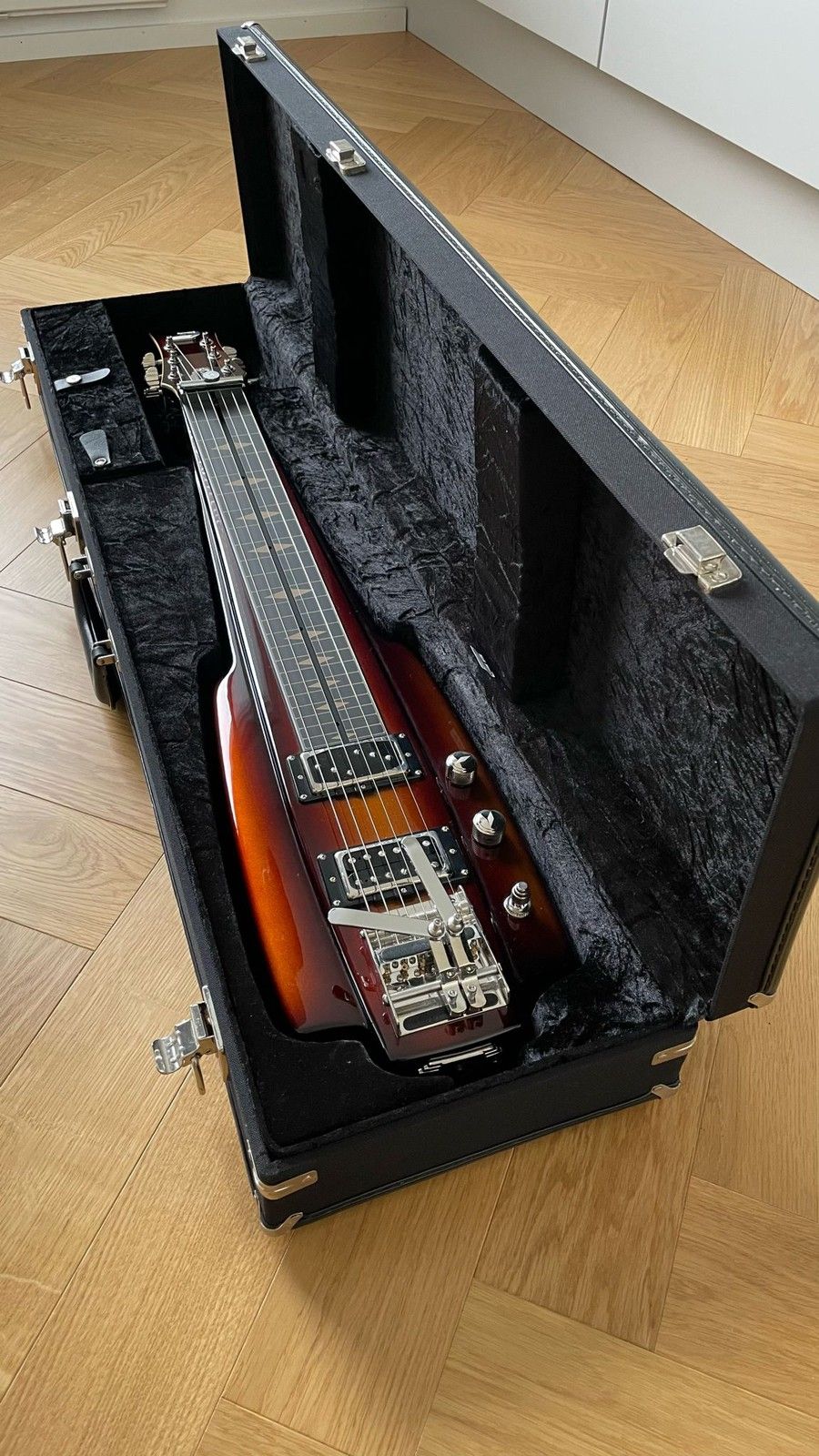 Duesenberg Fairytale Lapsteel Goldburst