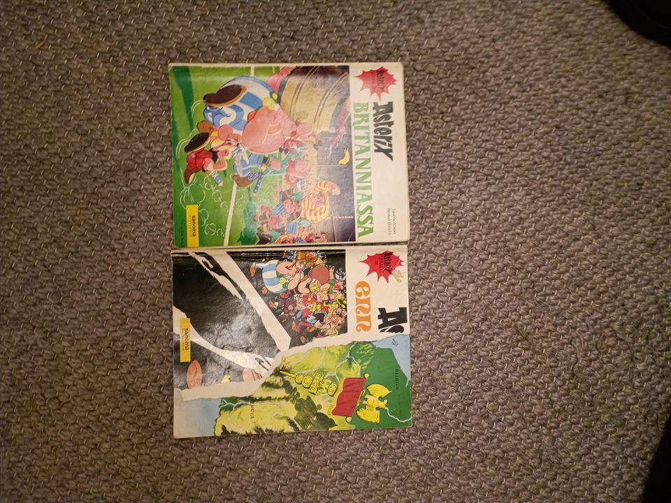 Asterix sarjakuvia 26 kpl