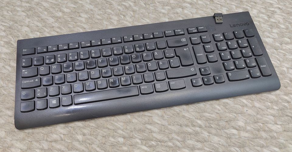 Lenovo Essential wireless Keyboard