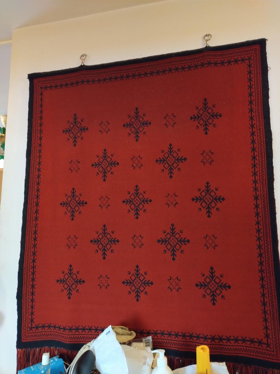 Täkänä puna-musta 108x125 cm