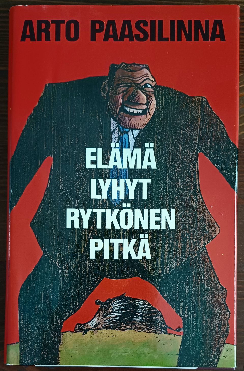 Arto Paasilinna: Elämä lyhyt, Rytkönen pitkä