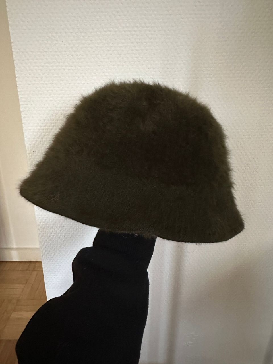 Villainen ”bucket hat” hattu