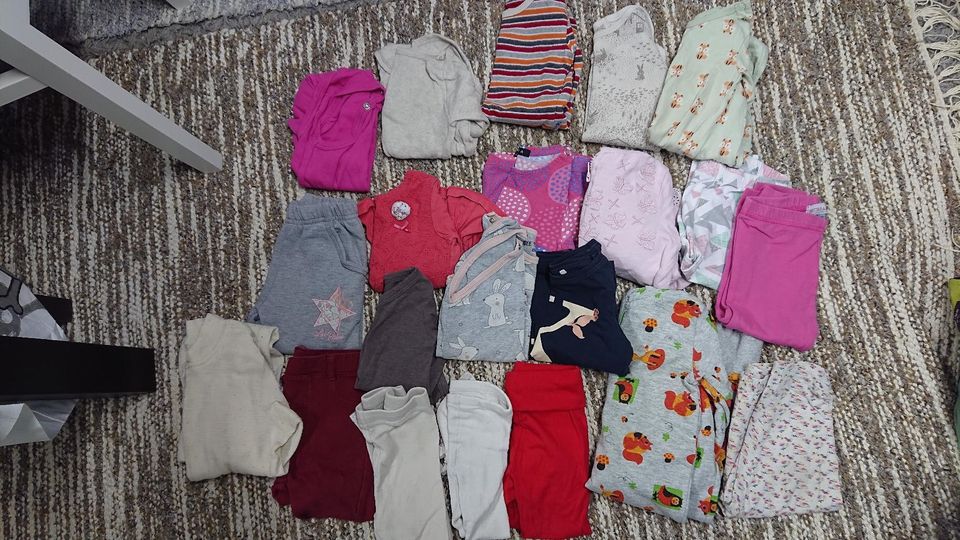 Vauvojen vaatteita