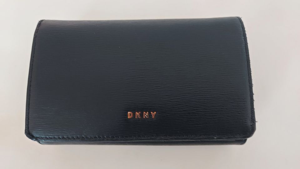 DKNY lompakko