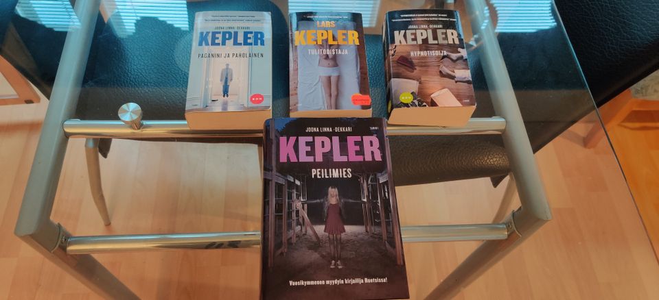 Kepler kirjoja 4kpl
