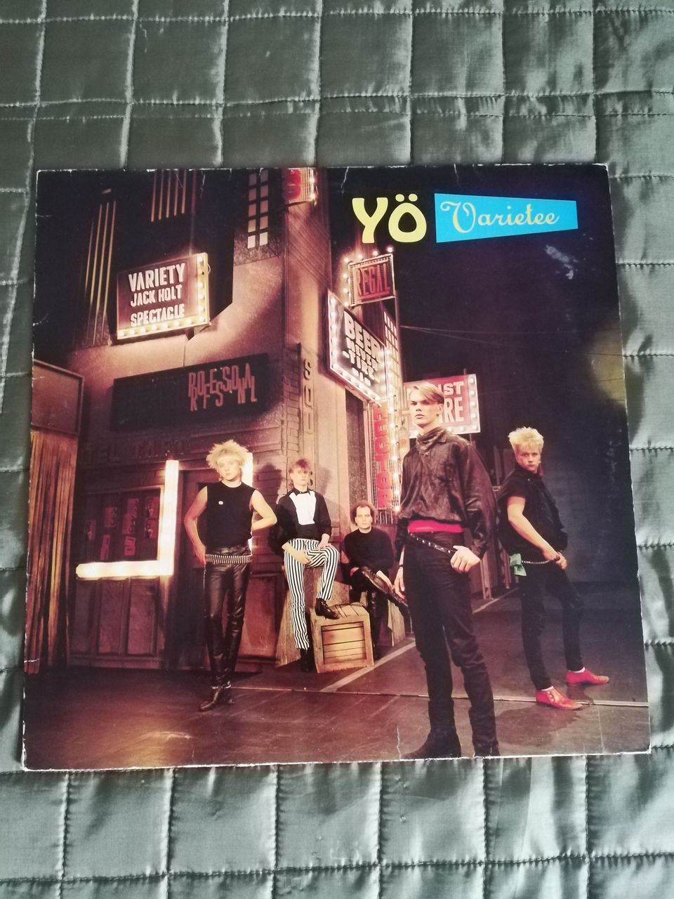 Yö Varietee LP levy 1983