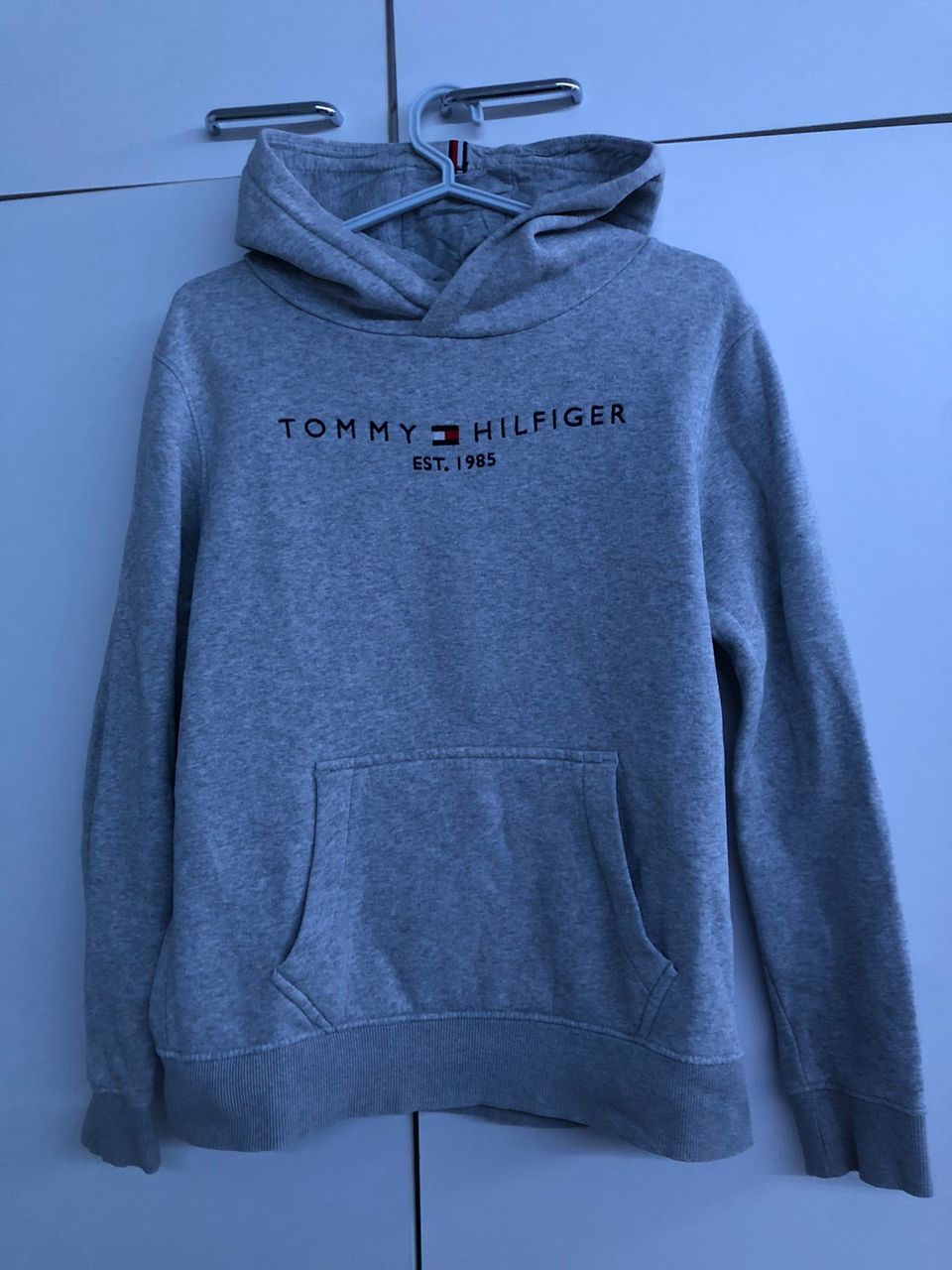 Tommy Hilfiger huppari