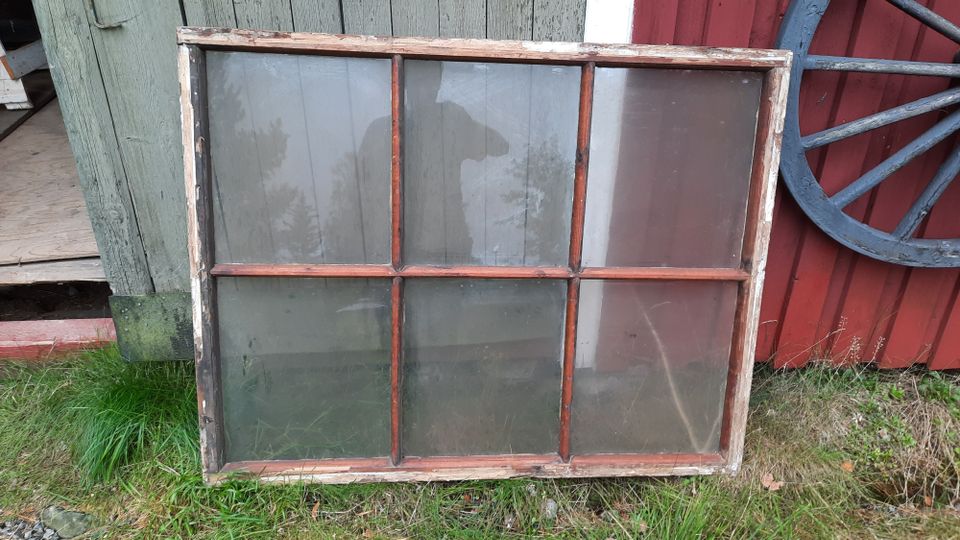 Vanhoja ikkunoita