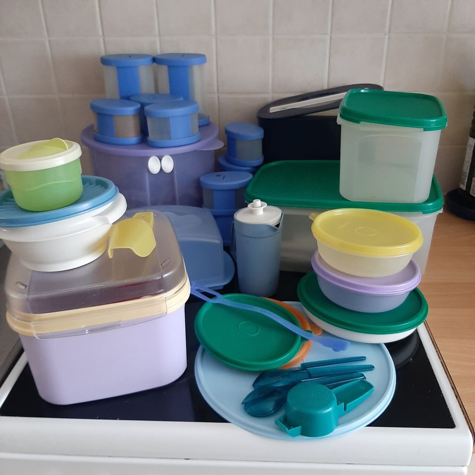 Tupperware astioita