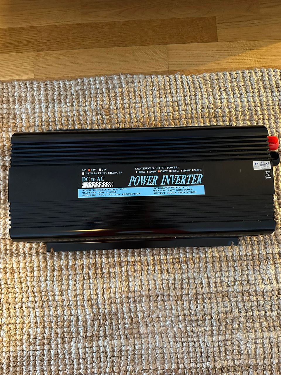 Invertteri (Power Inverter 1700W)