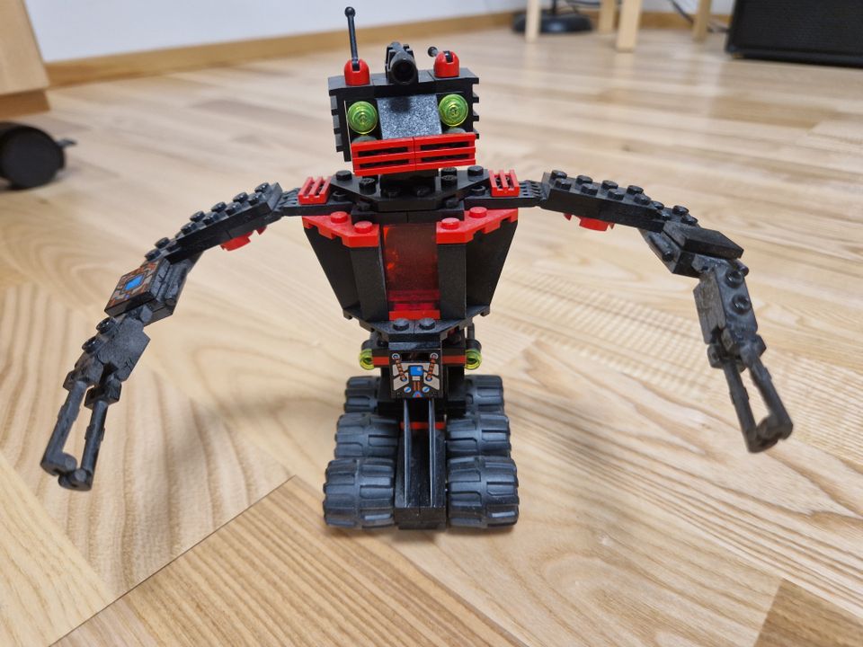 Lego Recon Robot 6889