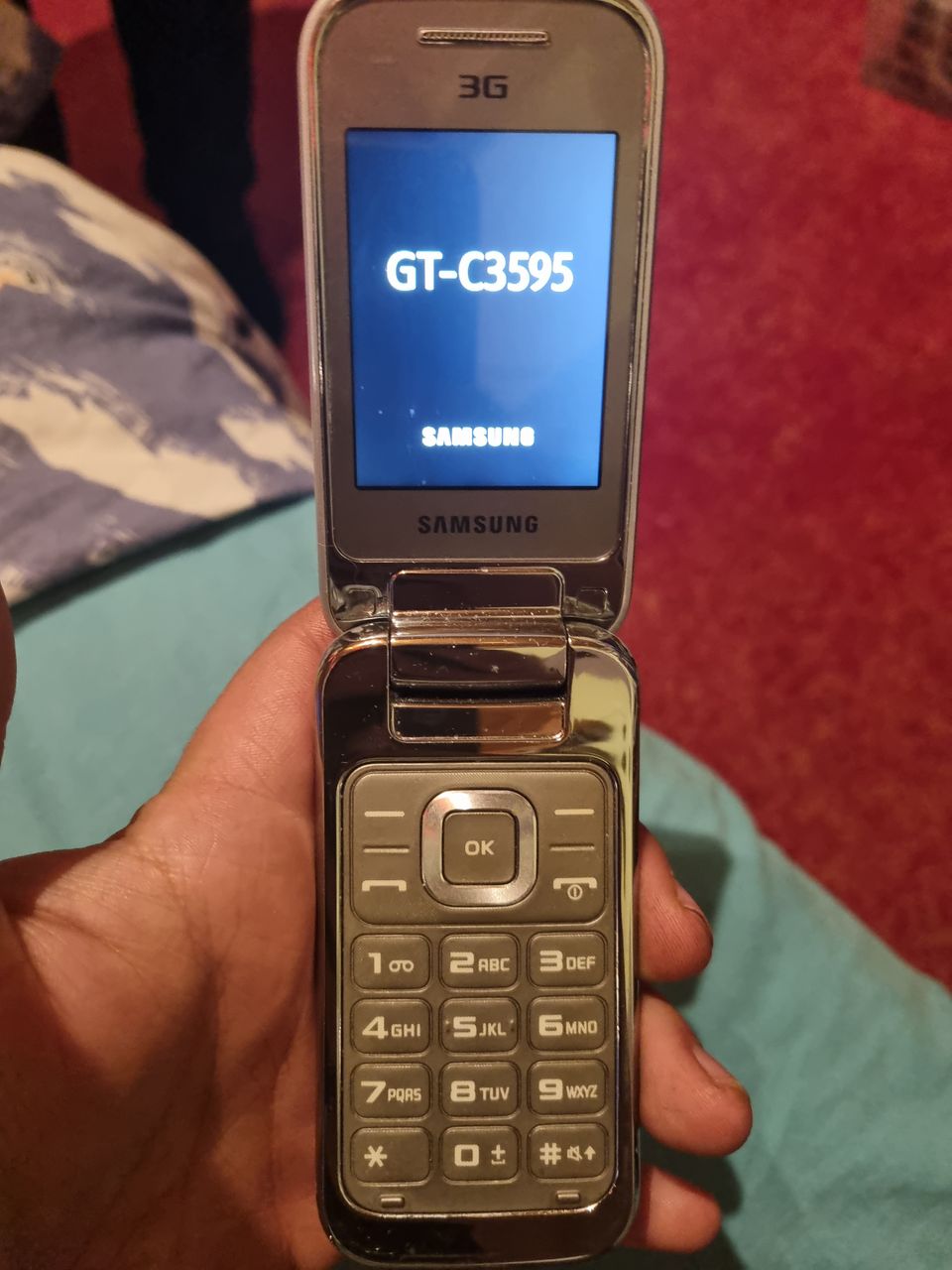 Samsung simpukka puhelin