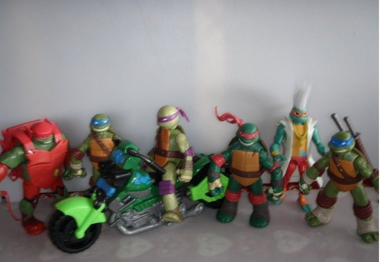 Turtles ninja jengi 6 ja moottoripyörä