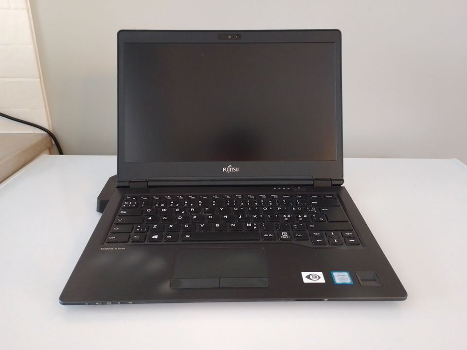 Fujitsu UltraBook U748+telakka