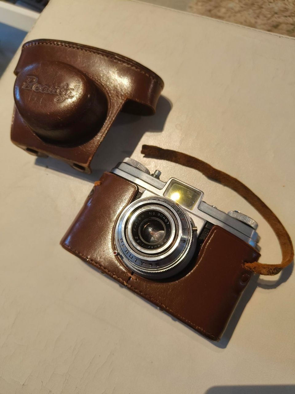 Vintagekamera - Beauty 35 ja kameralaukku