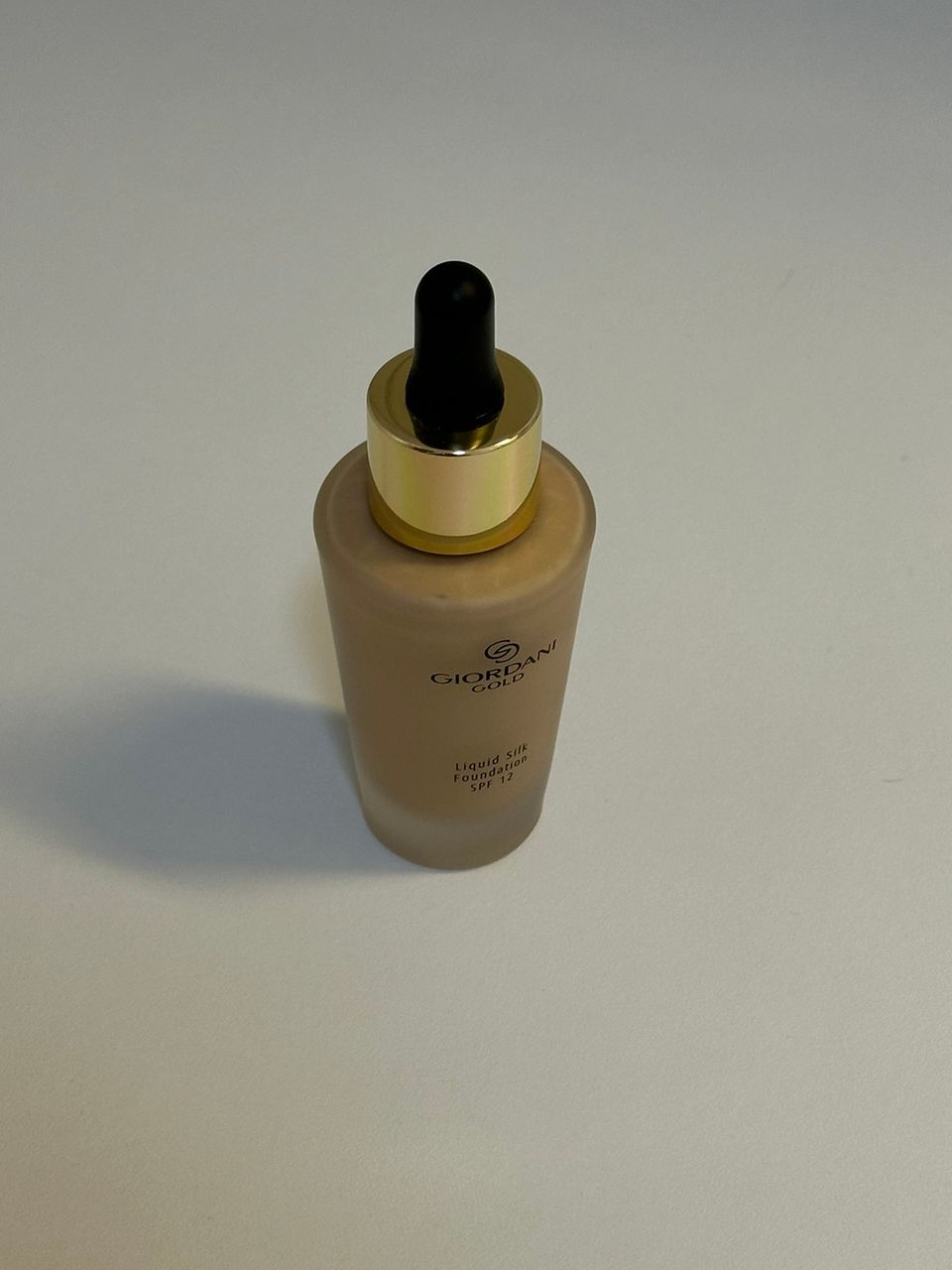 Giordani Gold Liquid Silk -meikkivoide SK12