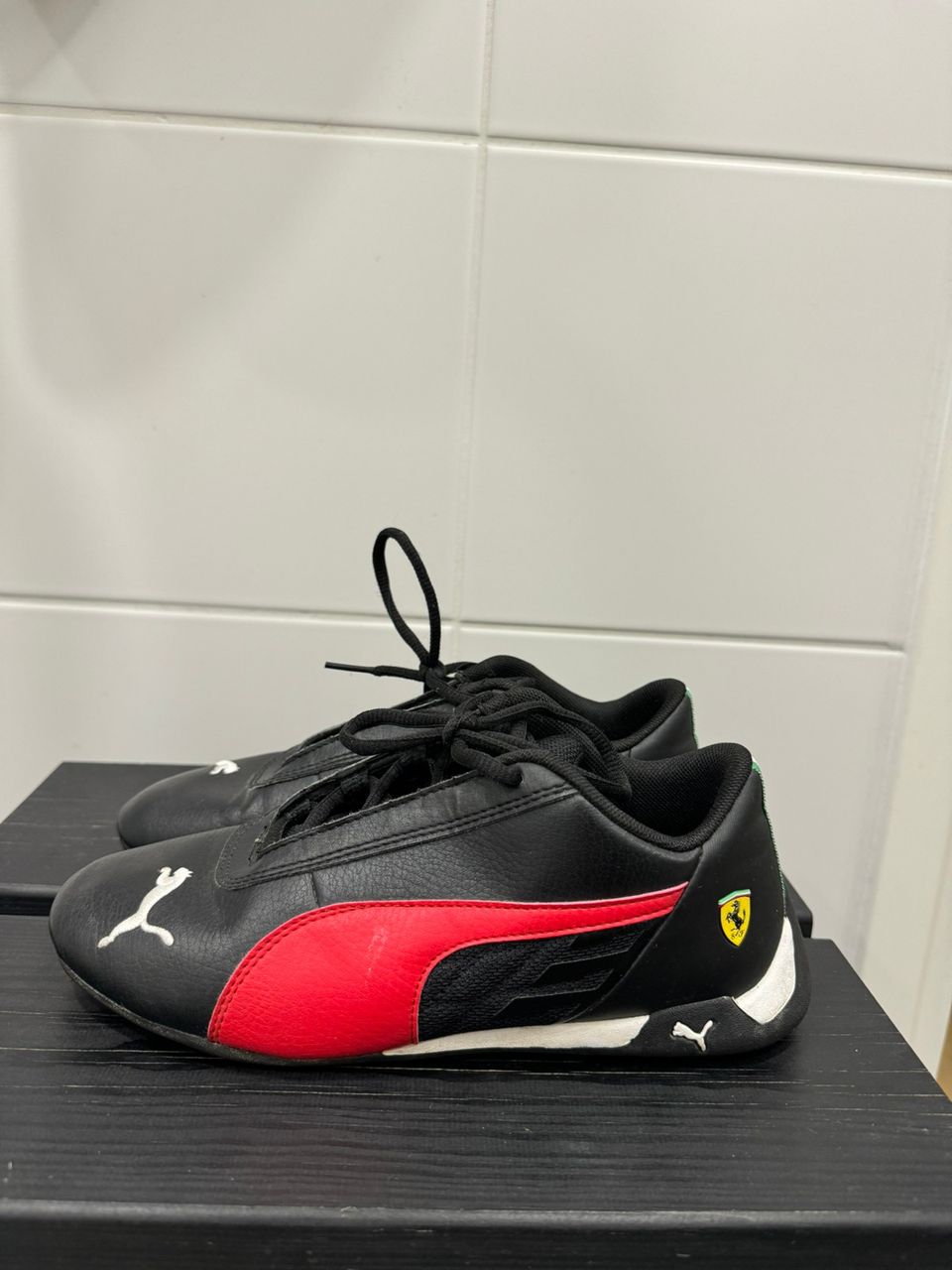 Puma Ferrari tennarit koko 36