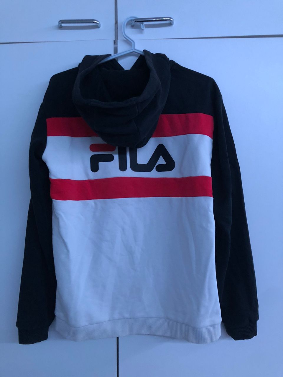 Fila huppari