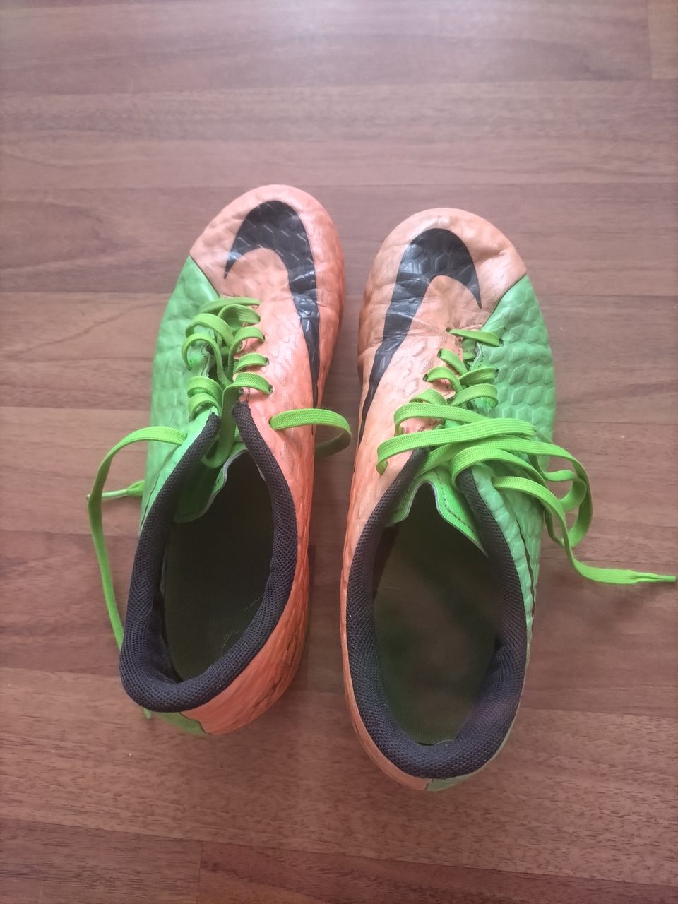 Jalkapallo kengät