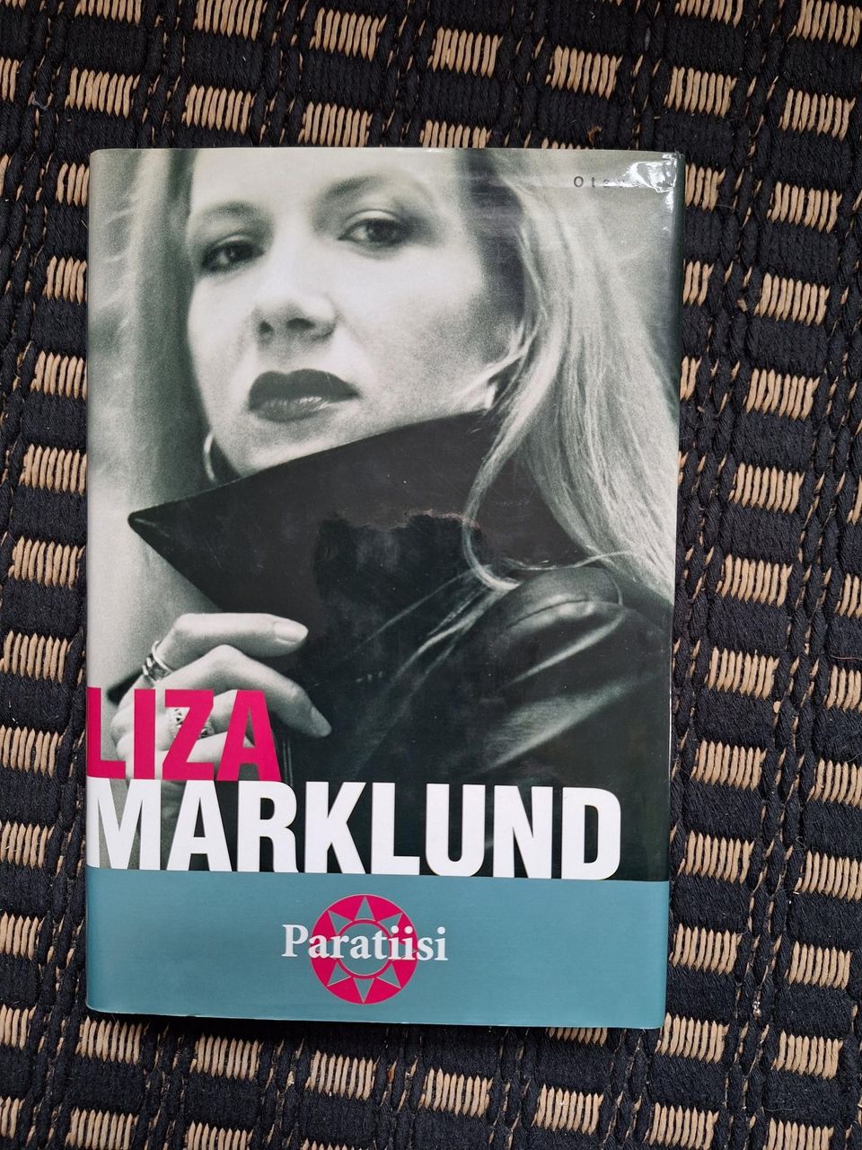 Liza Marklund kovakantiset