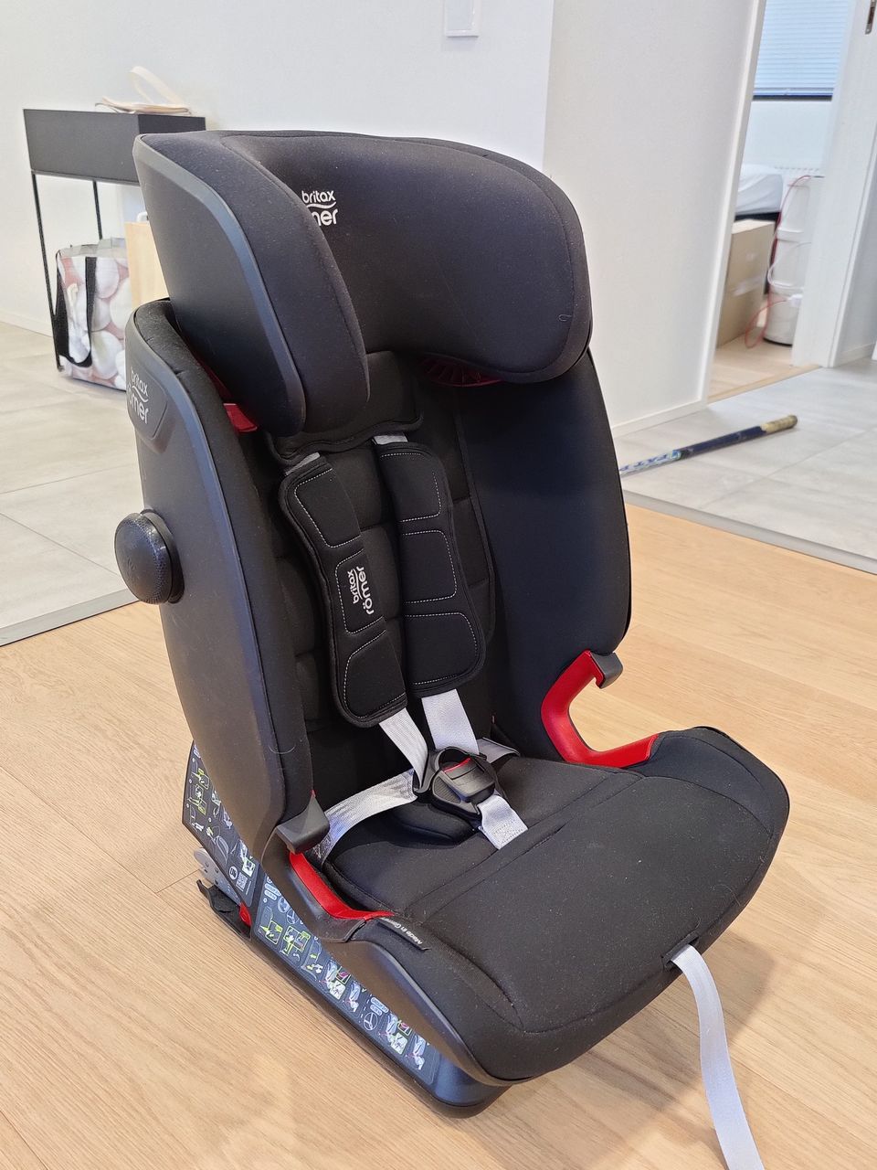 Britax ADVANSAFIX IV R 9-36kg SICT