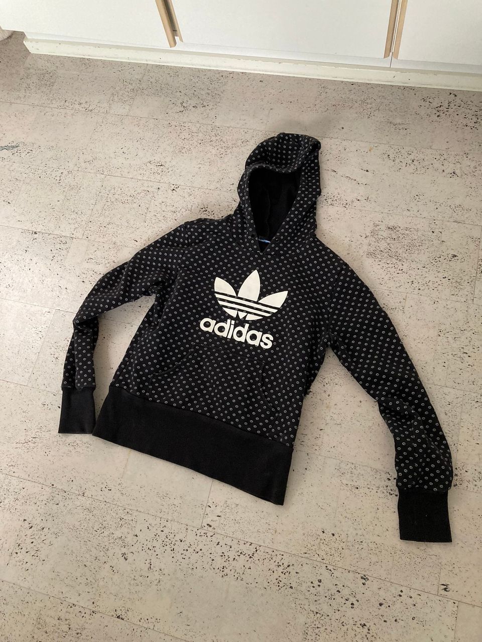 Adidas huppari S