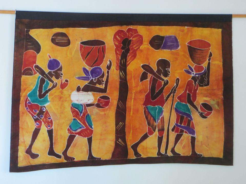 Ghanalaiset seinätekstiilit, käsinuket