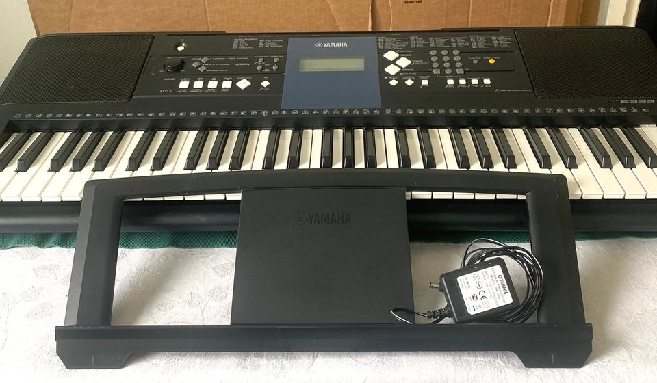 Yamaha PSR-E333 kosketinsoitin