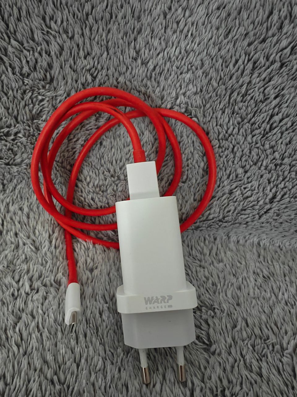 OnePlus WARPCHARGE 30W laturi