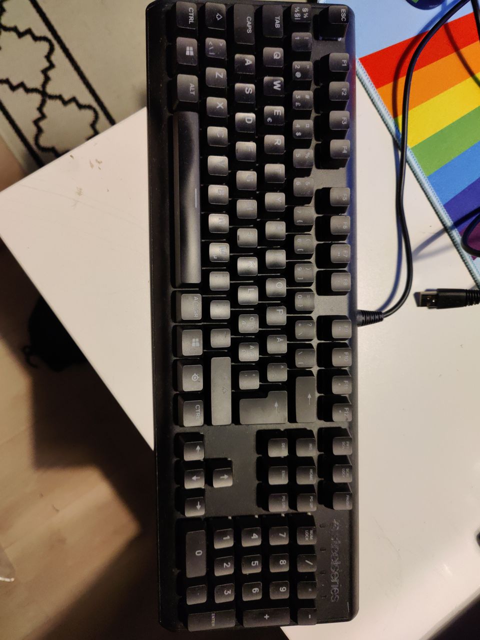 Steelseries apex m750 pelinäppäimistö