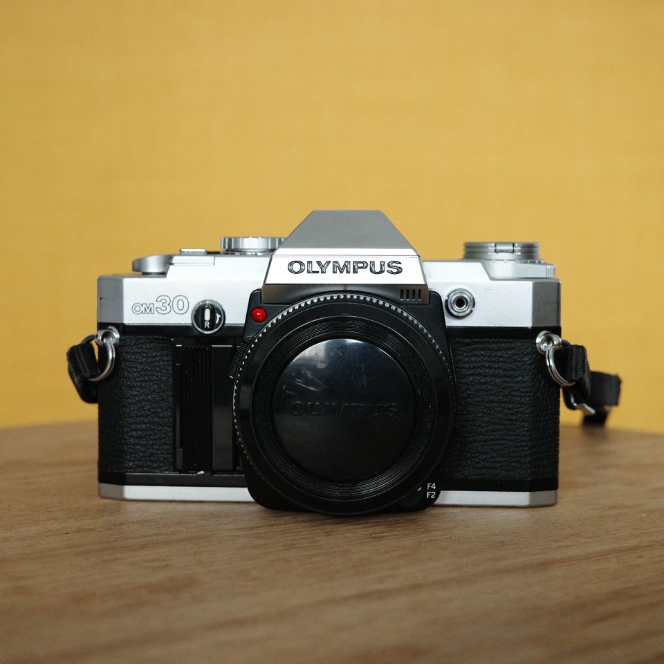 Olympus OM30 - filmikamera