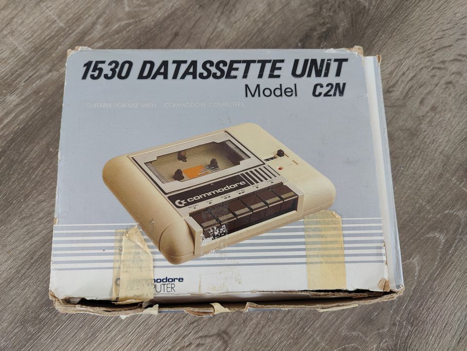 Antiikkinen Commodore-kasettiasema, varsinainen vintage-löytö!
