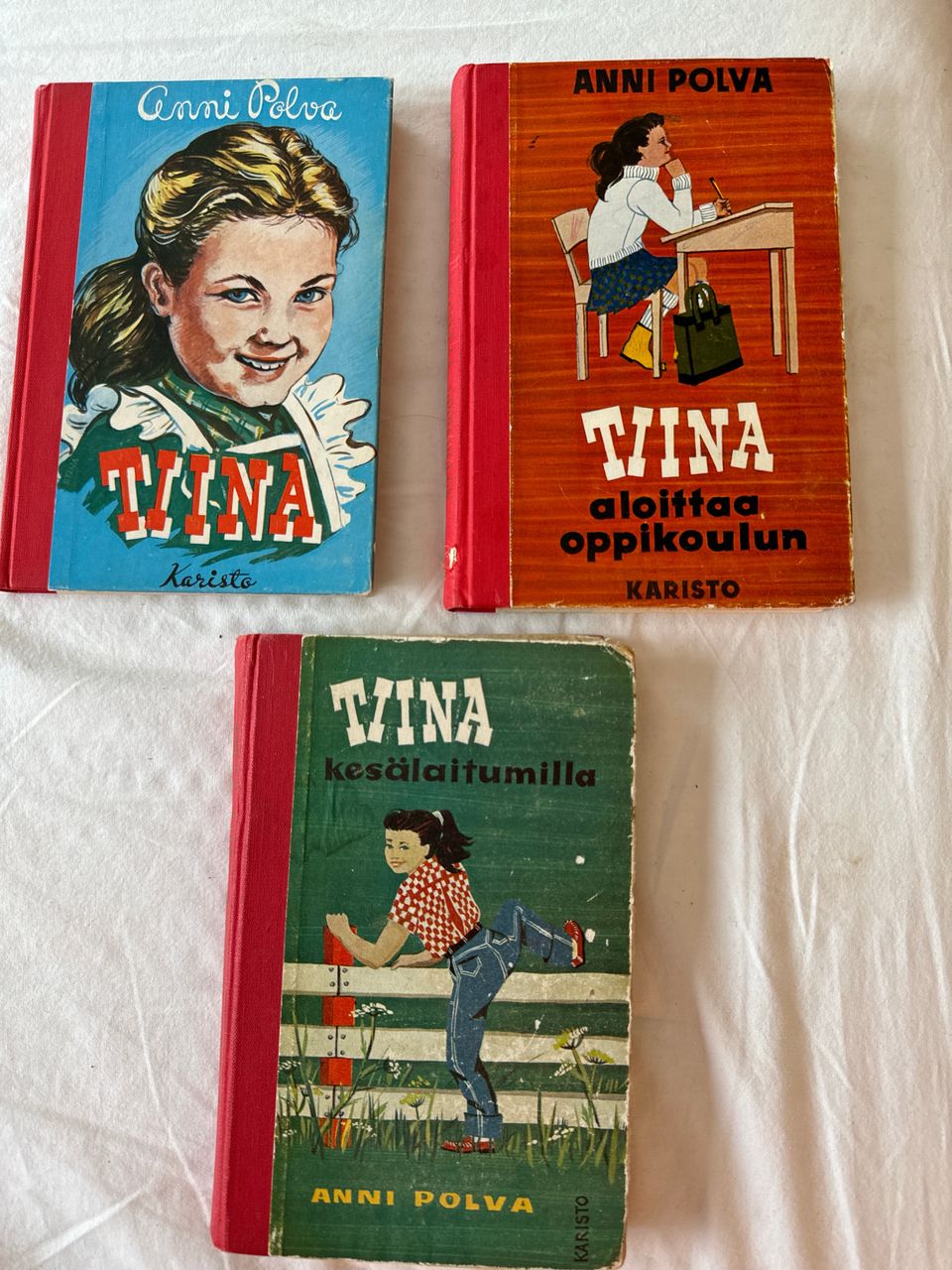 3 Tiina kirjaa vuosilta 1958, 1960, 1968